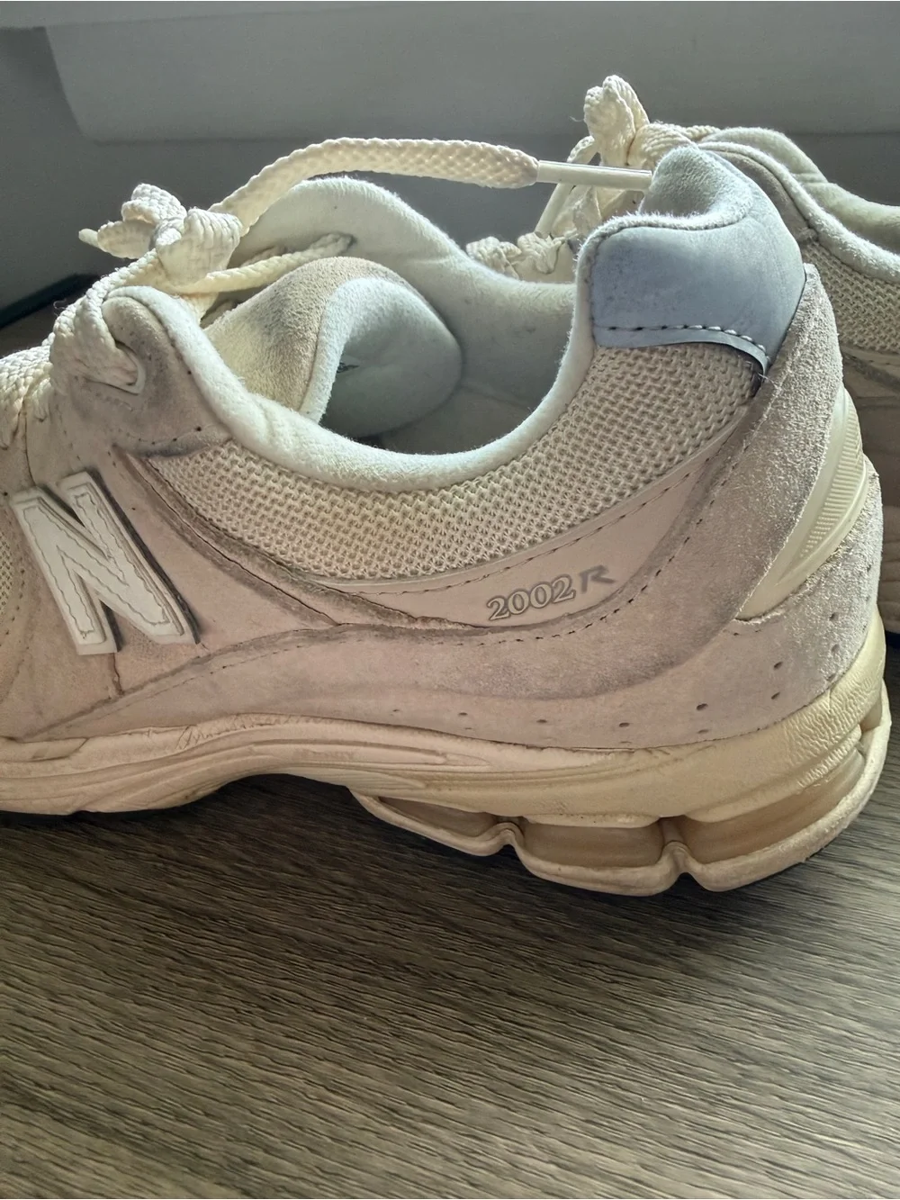 New Balance 2002R Cream Suede & Mesh Sneakers Men’s 8.5/Womens 10